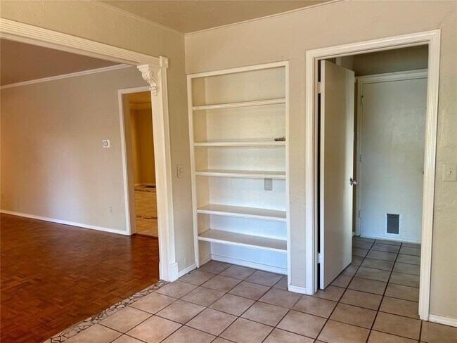 Building Photo - 2945 Kerry Ln