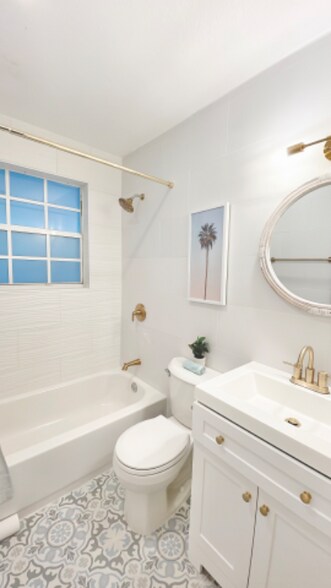 Building Photo - 2039 Monroe Ave