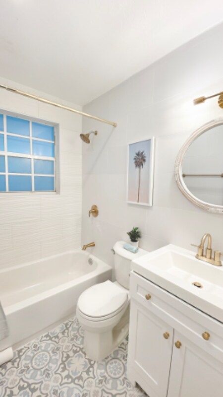 Building Photo - 2039 Monroe Ave