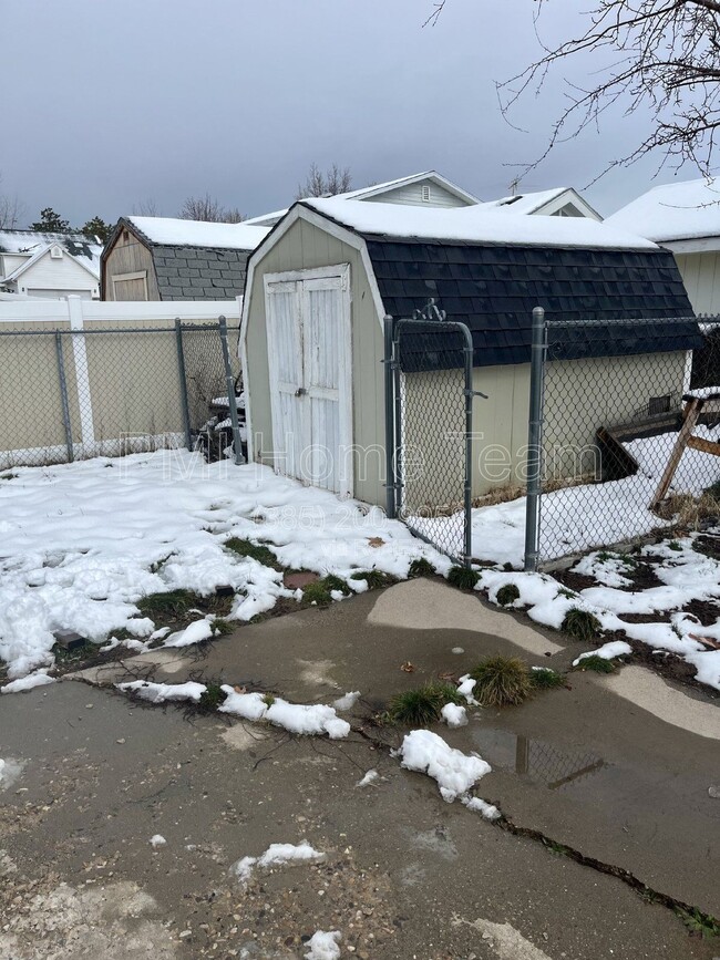 Building Photo - 1820 N 285 W