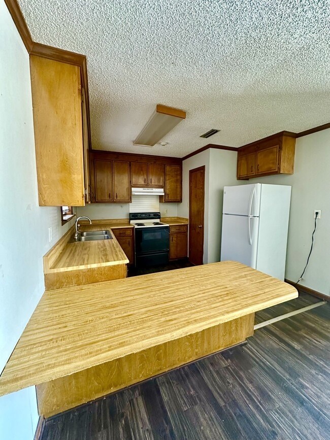 Building Photo - 2014 Arkwright Dr