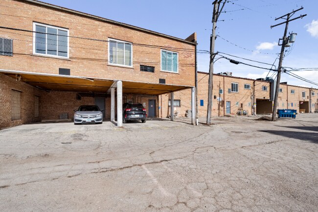 Building Photo - 9865 W Roosevelt Rd