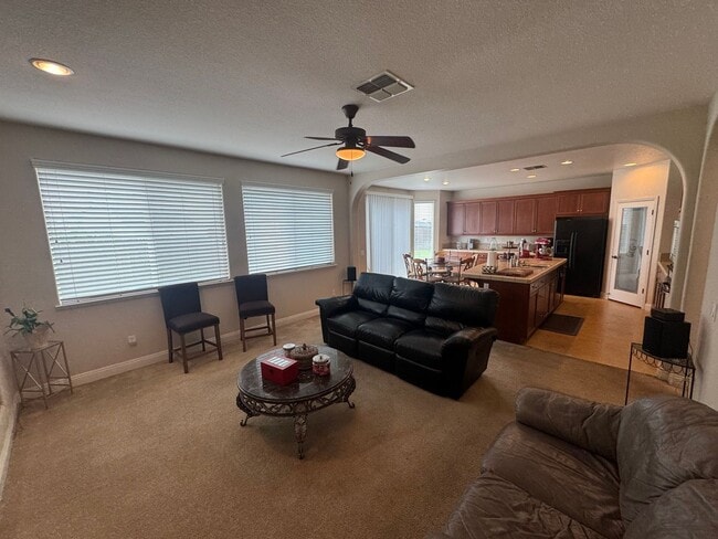 Building Photo - 5 Bed / 3.5 Bath | Elk Grove Single Family...