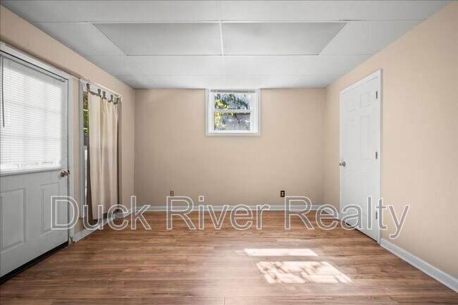 Building Photo - 209 Hampton Rd