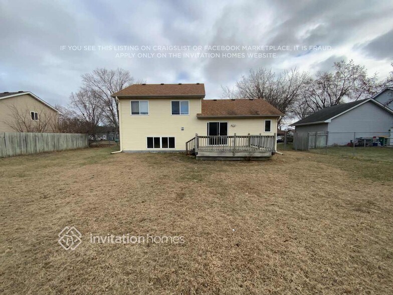 Building Photo - 6525A Douglas Dr N