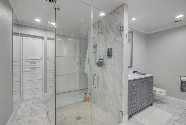 Building Photo - 22 Winged Foot Dr