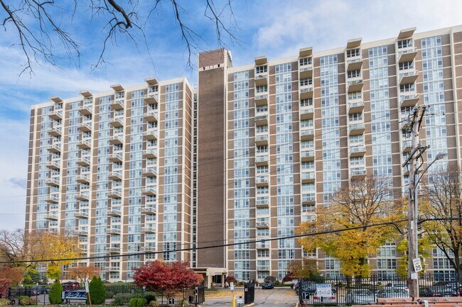 Building Photo - 3600 Conshohocken Ave