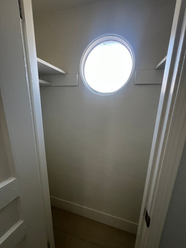 Building Photo - Burbank 3 bedroom 2 bathroom house for ren...