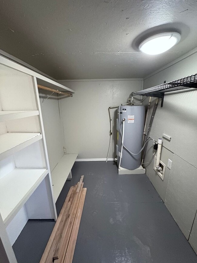 Building Photo - 1730 S Hudson Dr