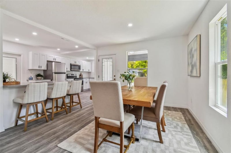 Building Photo - 908 E Cayuga St