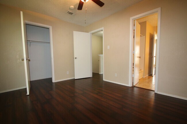 Building Photo - 3732 Bonnie Dr
