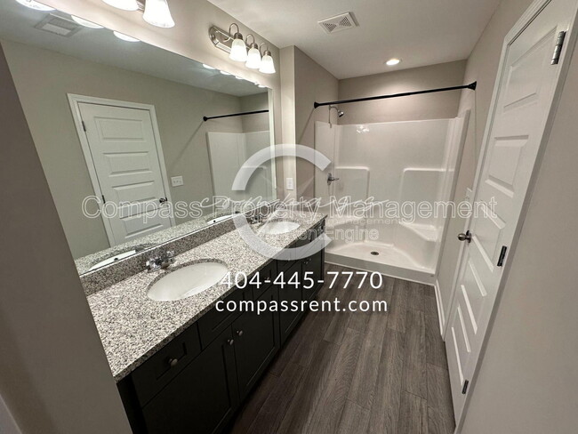 Building Photo - 112 Squarewood Ln NW