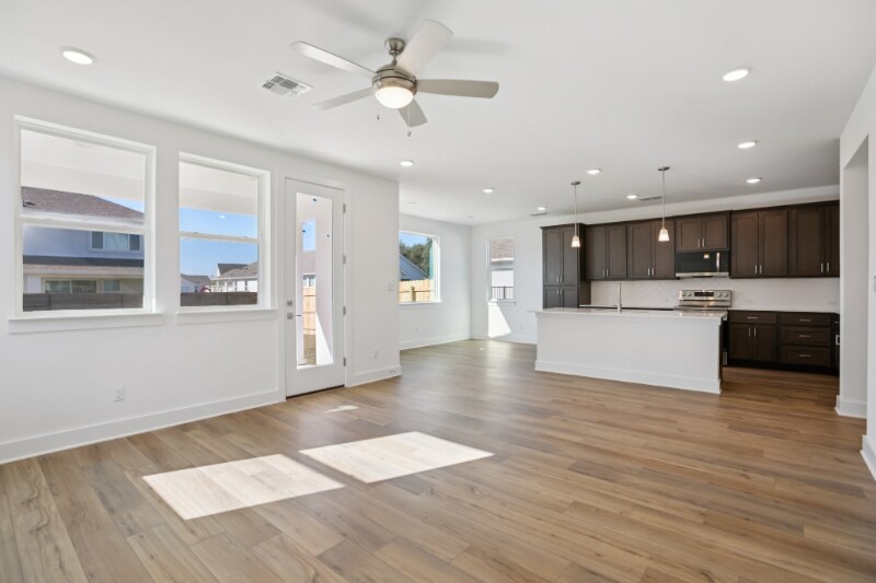 Building Photo - 1104 Yaupon Holly Dr