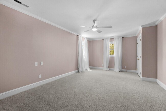 Building Photo - 5704 Woodside Ave