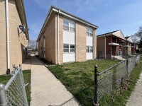 Building Photo - 5305 S 72nd Ct