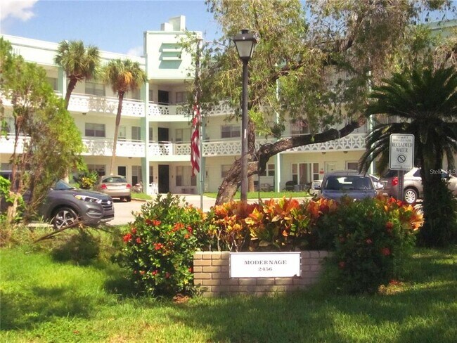 Building Photo - 2456 Ecuadorian Way