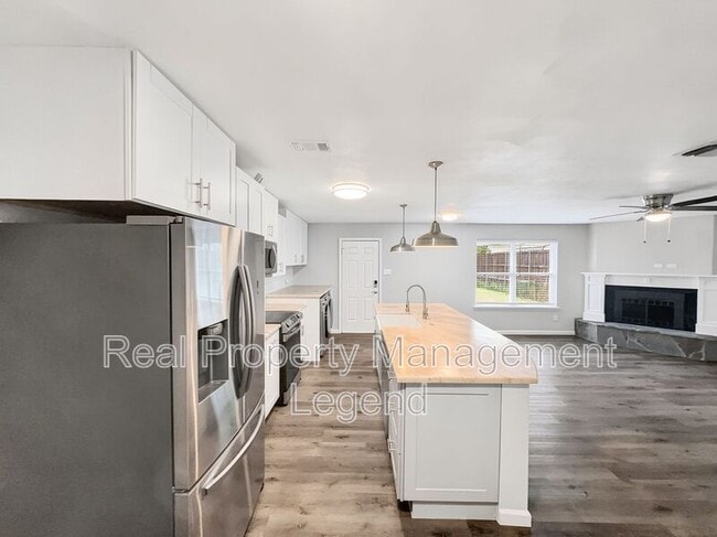 Building Photo - 109 N Heights Dr