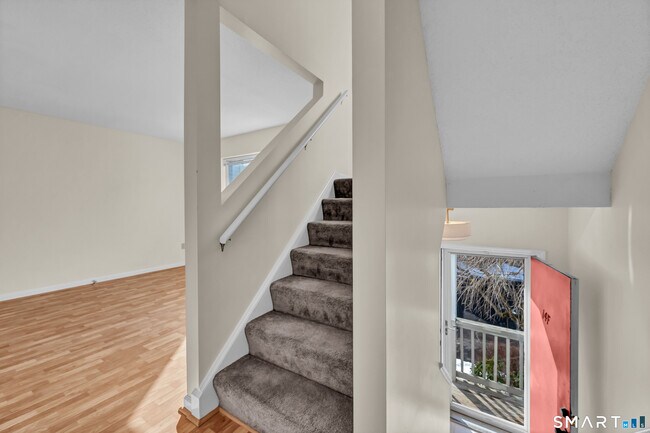 Building Photo - 925 Oronoke Rd