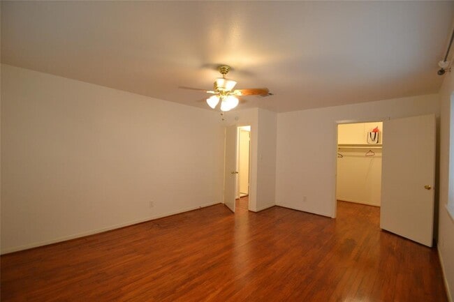 Building Photo - 5422 Kingfisher Dr