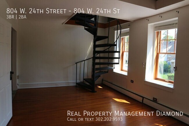 Building Photo - 804 W 24th St