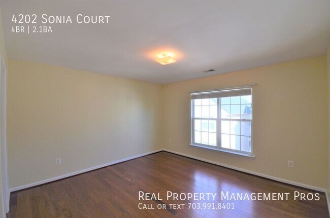 Building Photo - 4202 Sonia Ct
