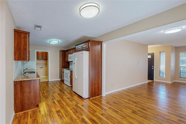 Building Photo - 1912 N Irving Heights Dr