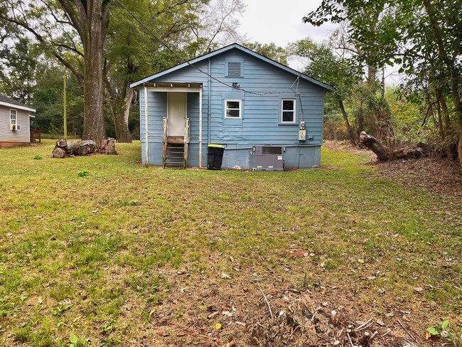Building Photo - 3 Bedroom remodeled home in Sylacauga