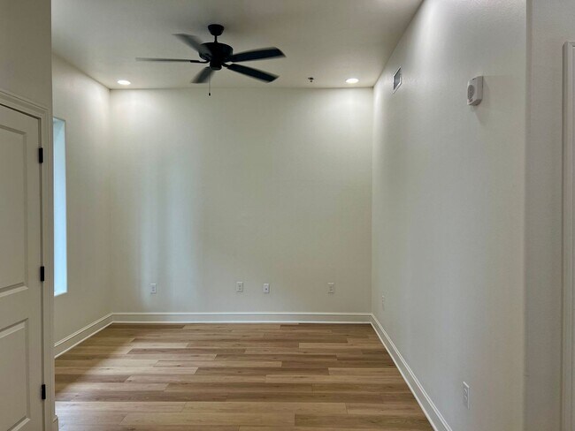 Building Photo - The Court At Overton