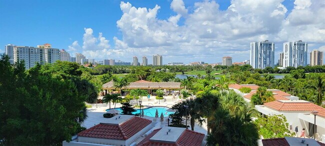 Building Photo - 20281 E Country Club Dr