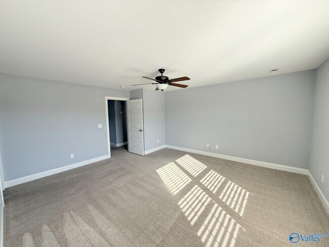 Building Photo - 218 Woodgrove Dr