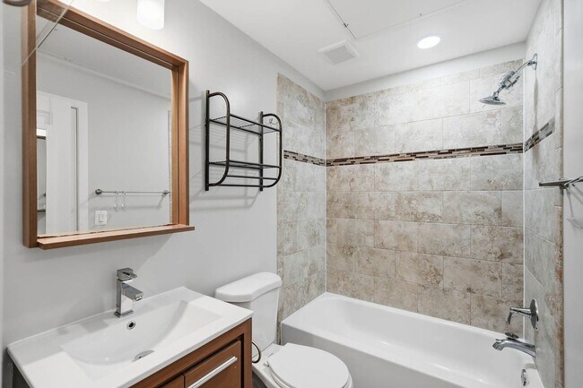 Building Photo - 1513 4th St NW