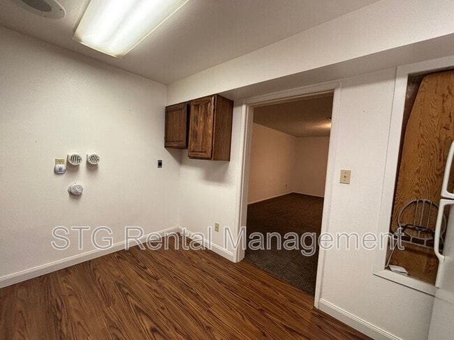 Building Photo - 145 E 500 S