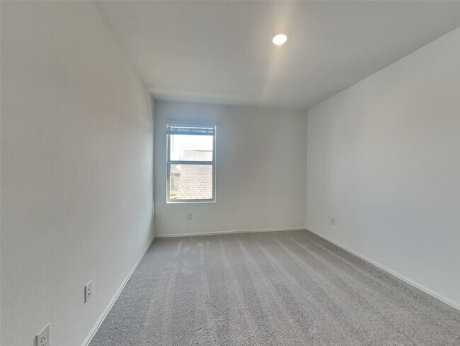 Building Photo - 27019 Breakaway Ln