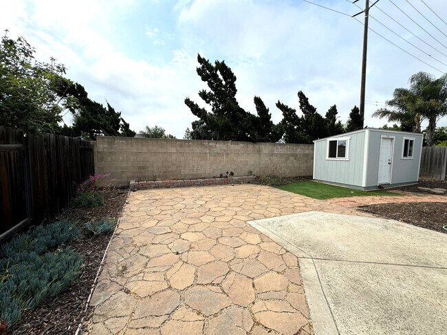 Building Photo - Quaint Home in Quiet East Ventura Neighborhood
