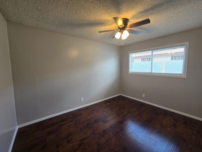 Building Photo - Newly Remodeled 3 Bedroom 1 Bathroom Home!...
