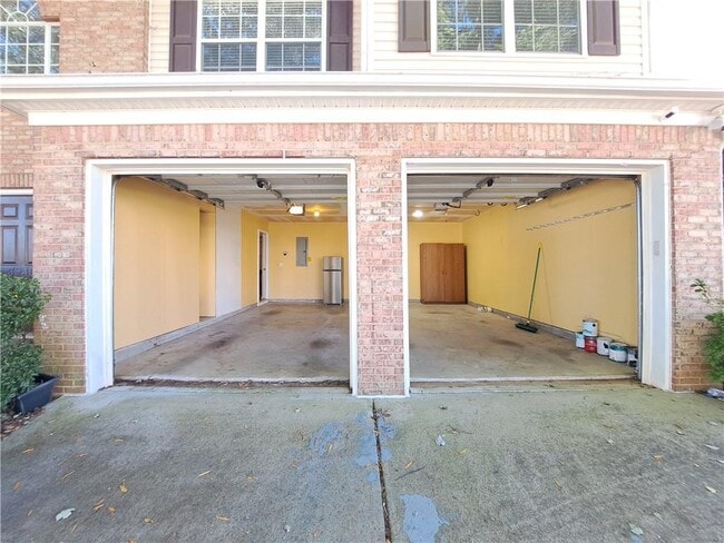 Building Photo - 3940 Crescent Walk Ln NE