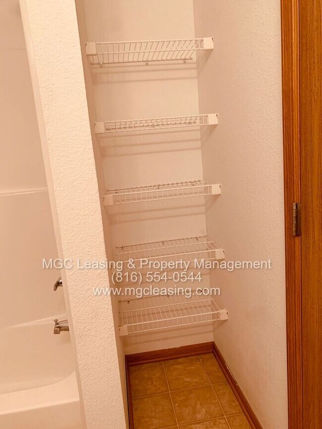 Building Photo - Peaceful Living in Pleasant Hill – Availab...