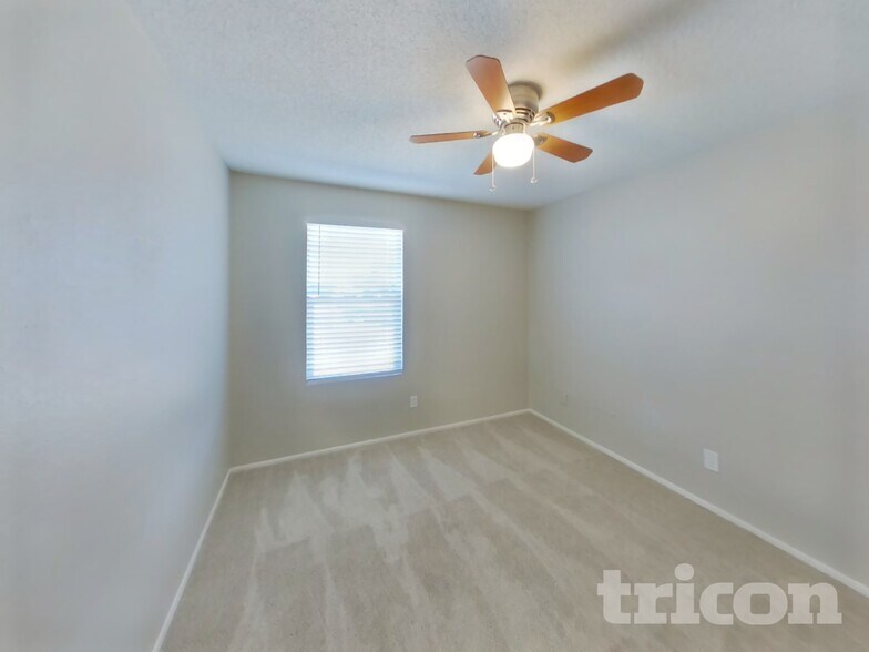 Building Photo - 4832 N 87th Ln