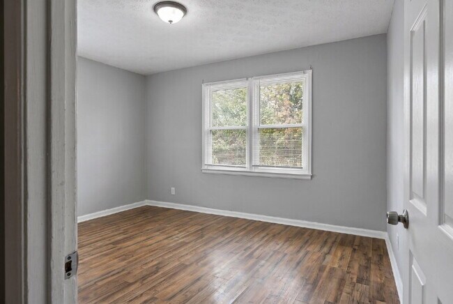 Building Photo - 50 Eddy Dr