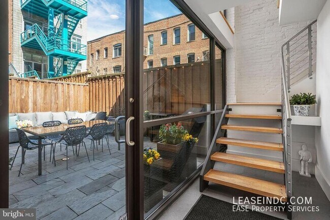 Building Photo - 442 M St NW
