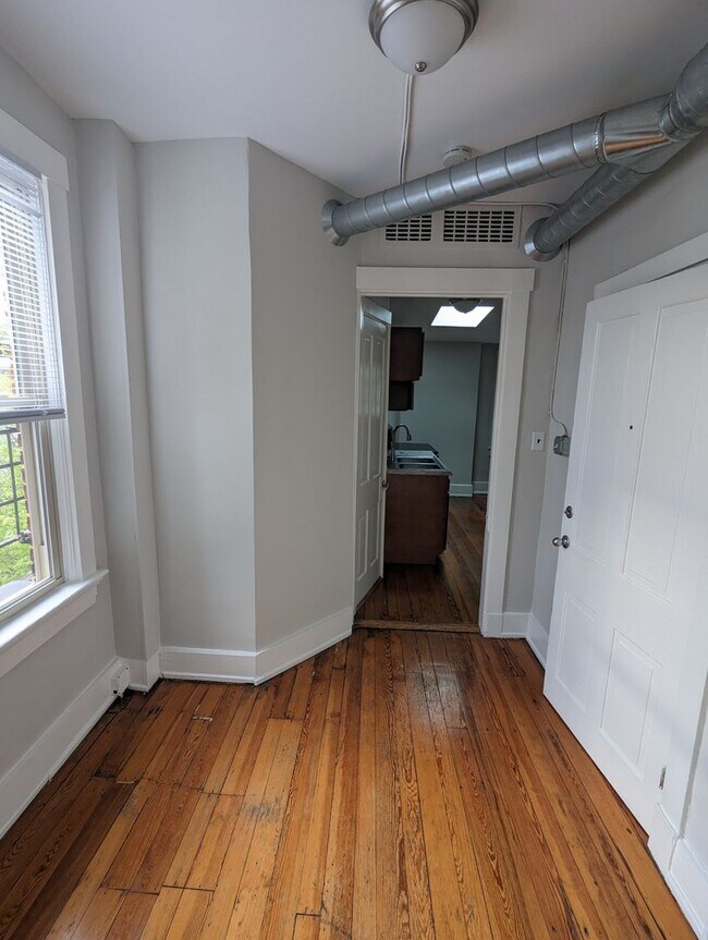 Building Photo - 225 Fosdick St