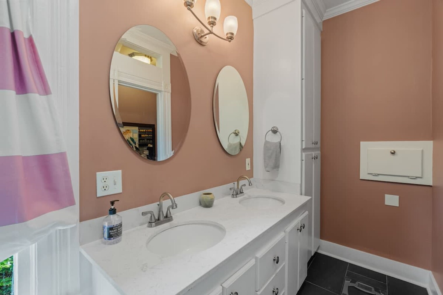 Building Photo - 509 Dabbs St