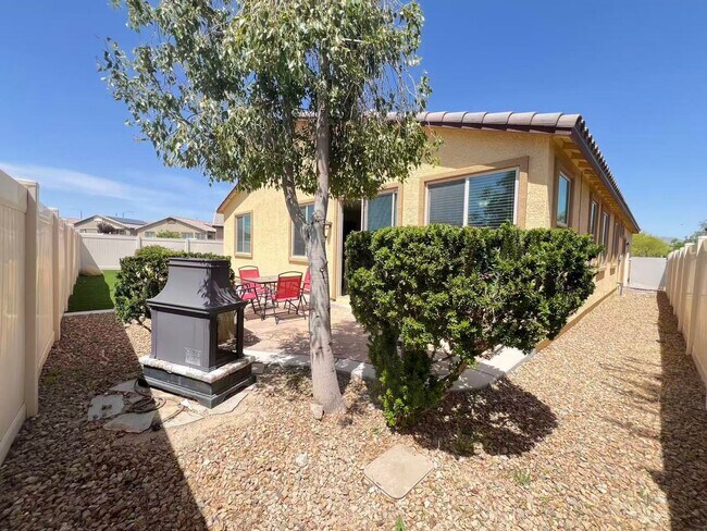 Building Photo - Wonderful one-story single-story property