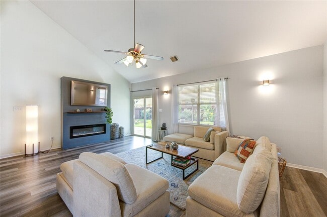 Building Photo - 26614 Becker Pines Ln