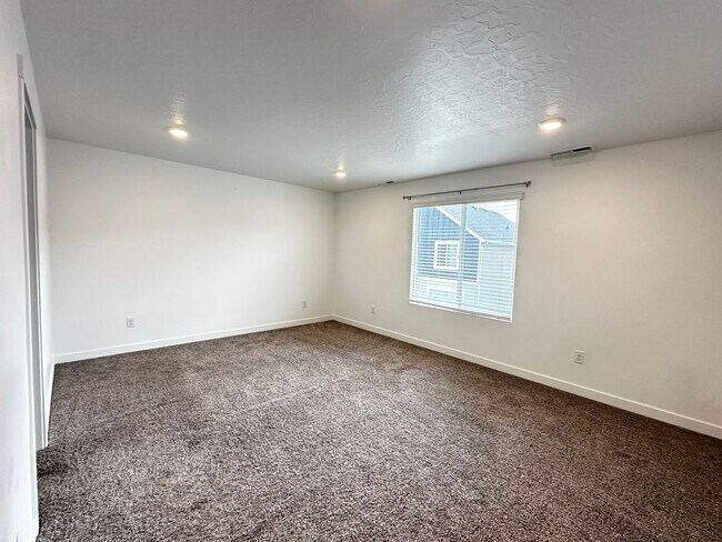 Building Photo - Great Lehi Home Now Available!