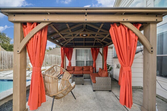 Building Photo - 11306 Avon Pl