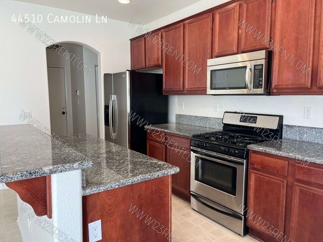 Building Photo - 44510 Camolin Ln