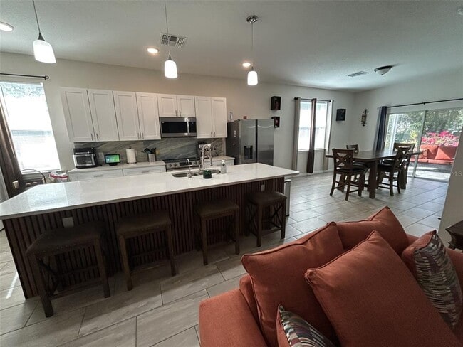 Building Photo - 9856 8th Ave