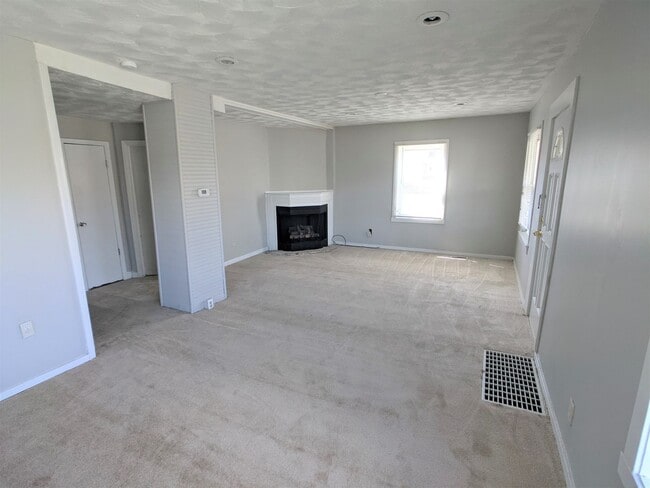 Building Photo - 517 E Troy Ave