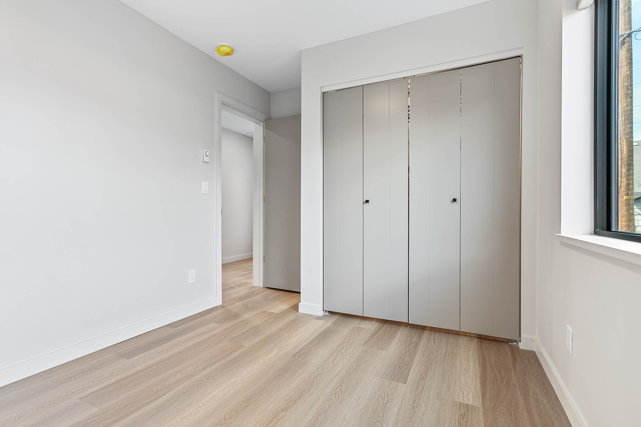 Building Photo - 2517 Vallette St